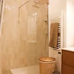 דירה Sunny Renovated In The Heart Of פריז