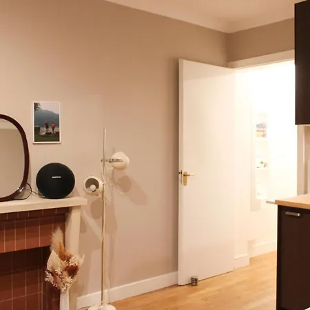 Sunny Renovated In The Heart Of פריז